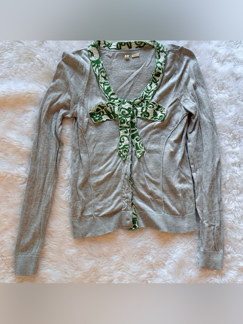 Anthropologie Moth cardigan with green patterned bow appliqué - Picture 2 of 4